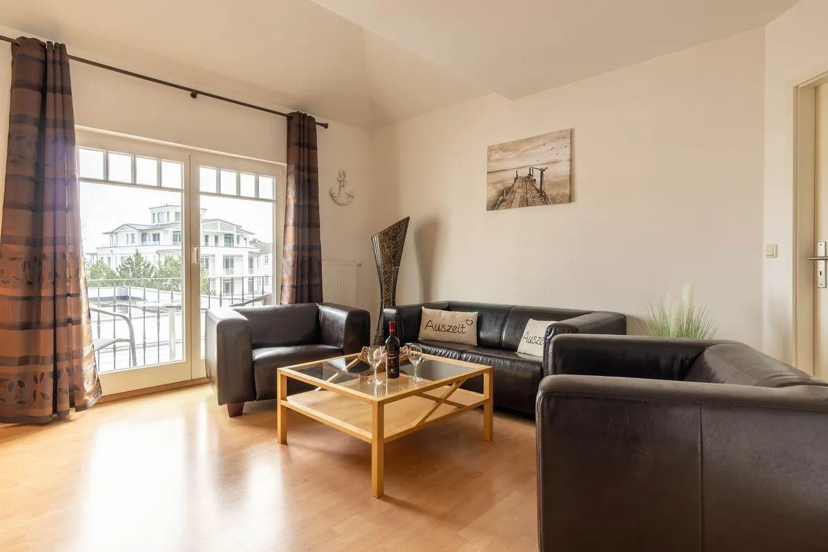 Ferienwohnung 7 Wohnbereich Whg 7 Villa Annabelle Binz