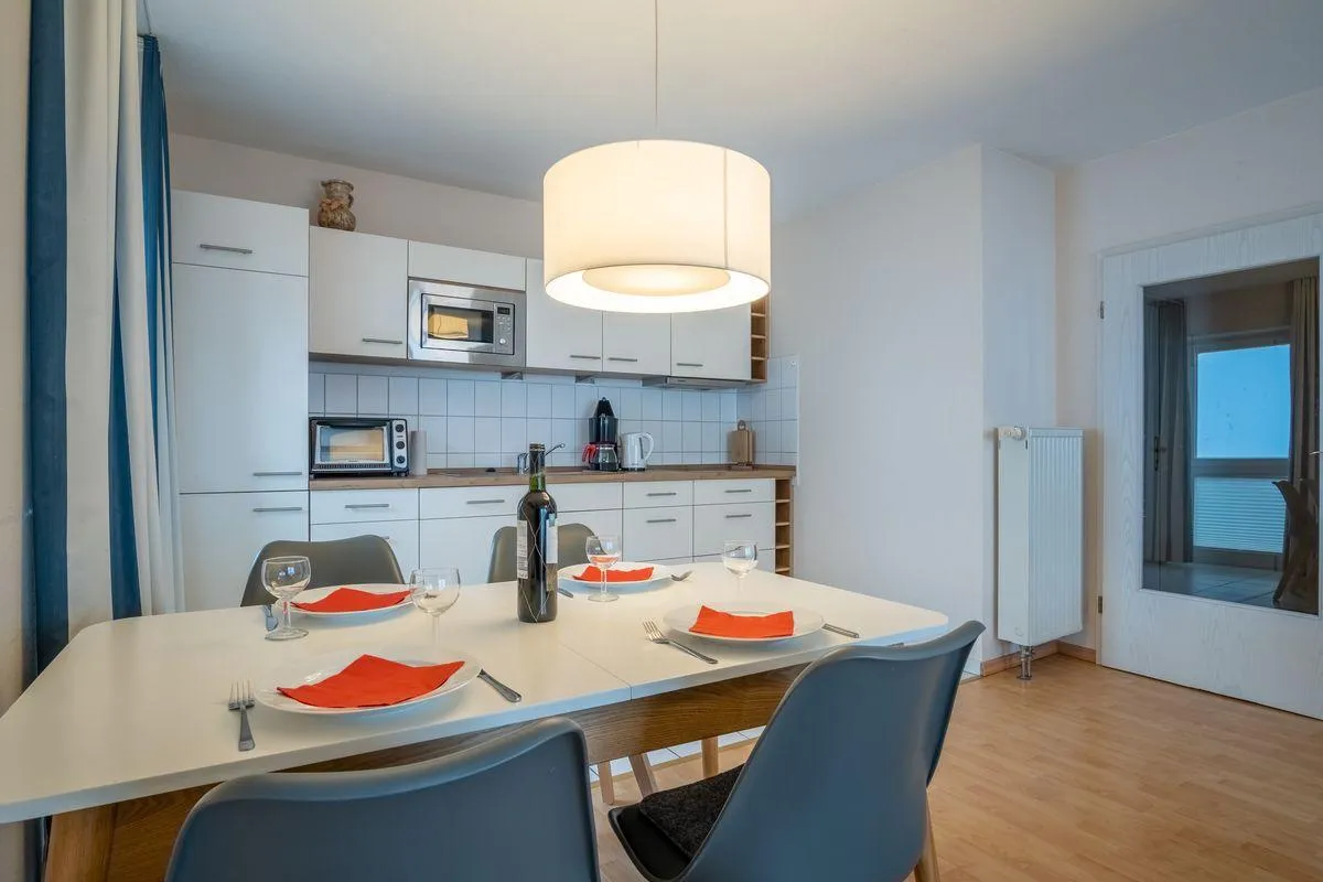 Strandidyll Neubau Wohnung E3 6 Strandidyll Binz Fewo E3 Küche und Essbereich