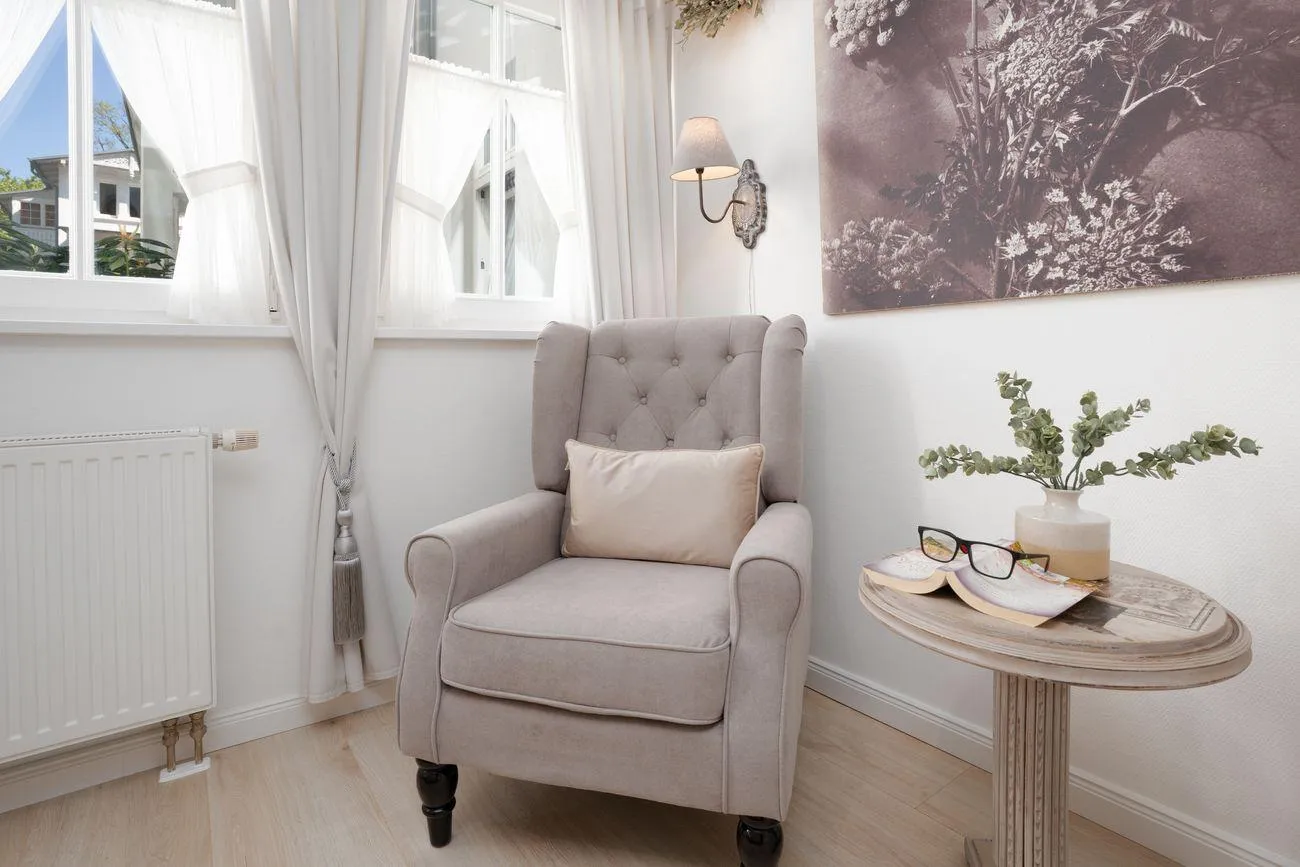 Wohnung 12 Typ 3 Villa Eden 14 gemütliche Leseecke im Schlafzimmer Fewo 12 Villa Eden Binz