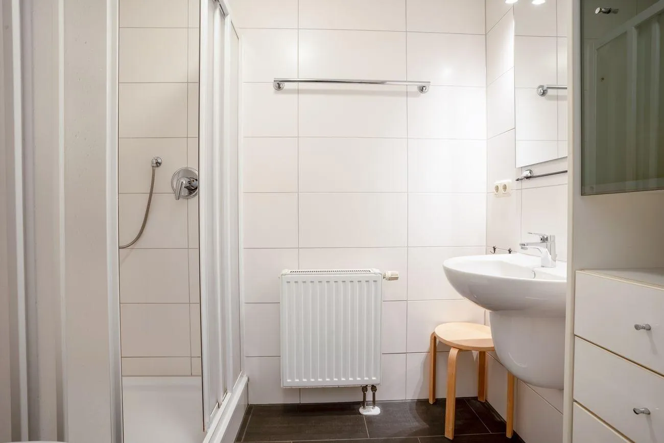 Wohnung 12 Typ 3 Villa Eden 18 Duschbad Fewo 12 Villa Eden Binz