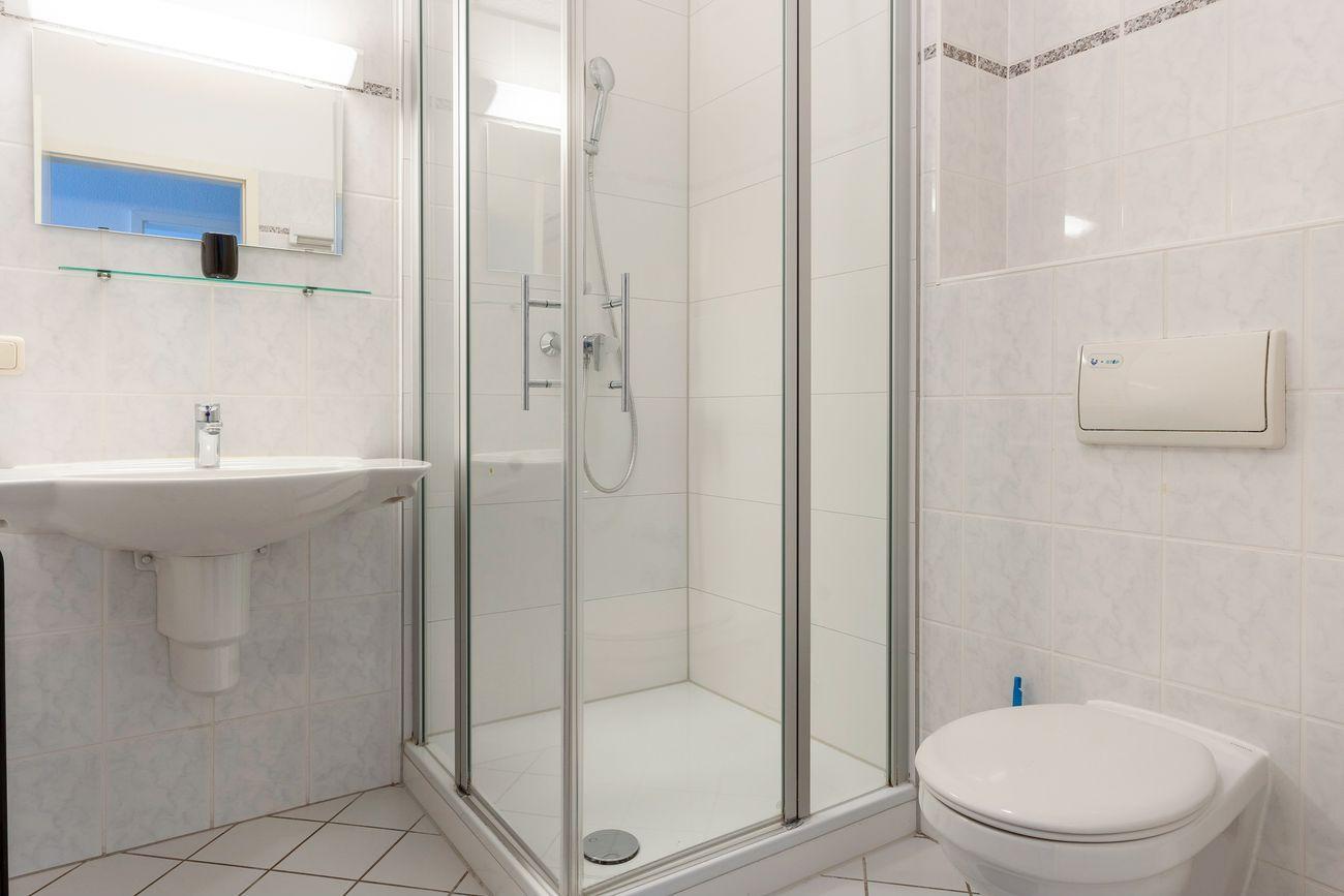 Wohnung 10 Haus Metropol 13 Ferienwohnung 10 Metropol Binz Duschbad