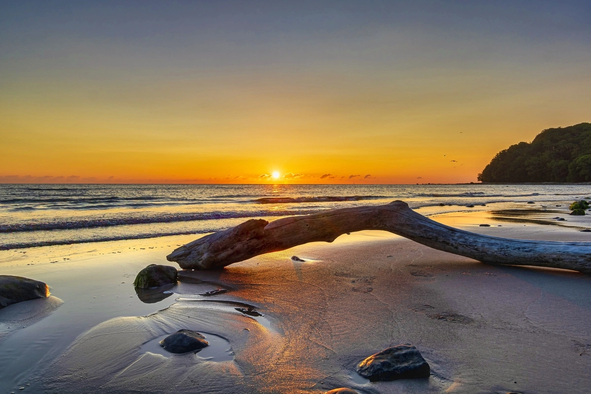 Sonnenaufgang am Strand von Binz
