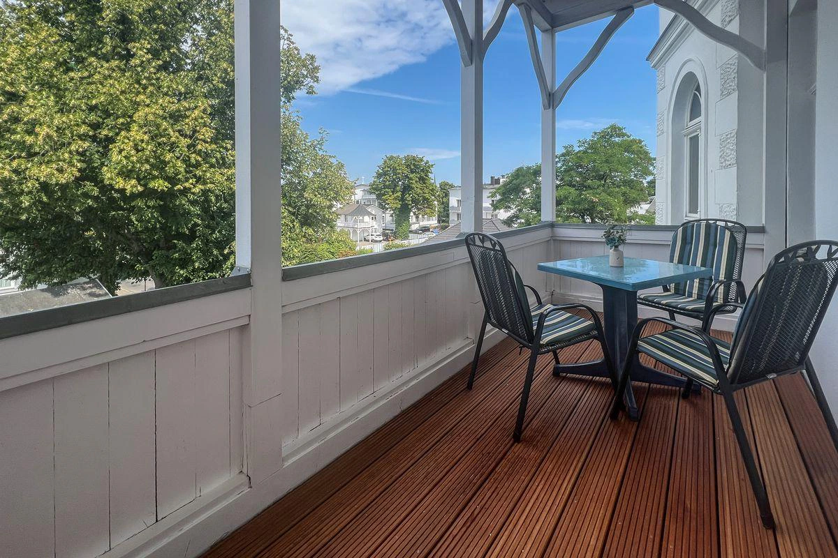 Ferienwohnung 10 Haus Metropol Binz Großer Balkon