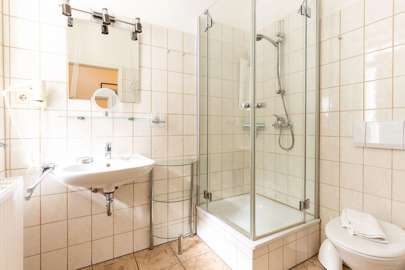 Ferienwohnung 8 Aparthotel Binz 9 Duschbad Fewo 8 Aparthotel Binz