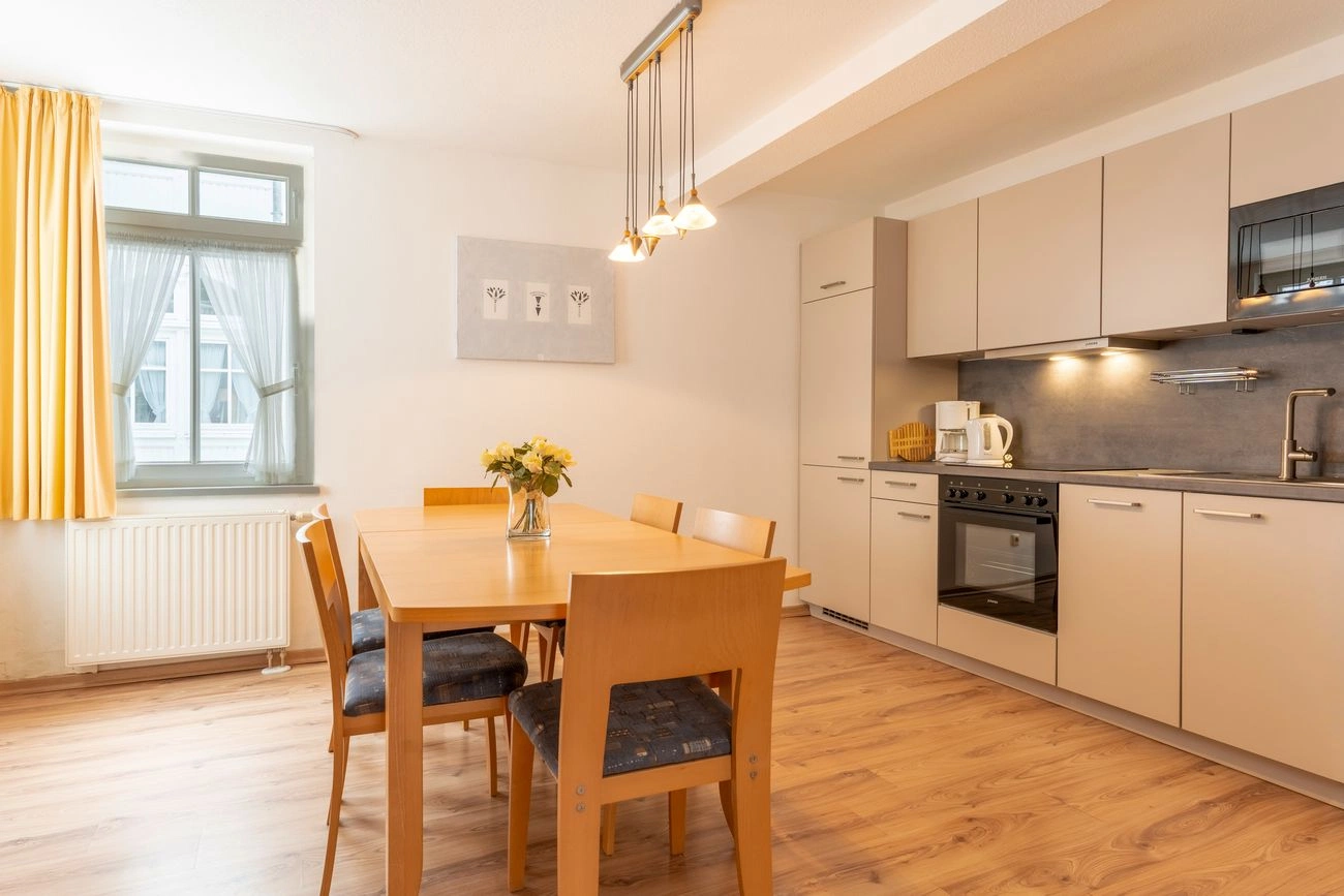 Villa Eden Fewo 11 Küche und Essbereich