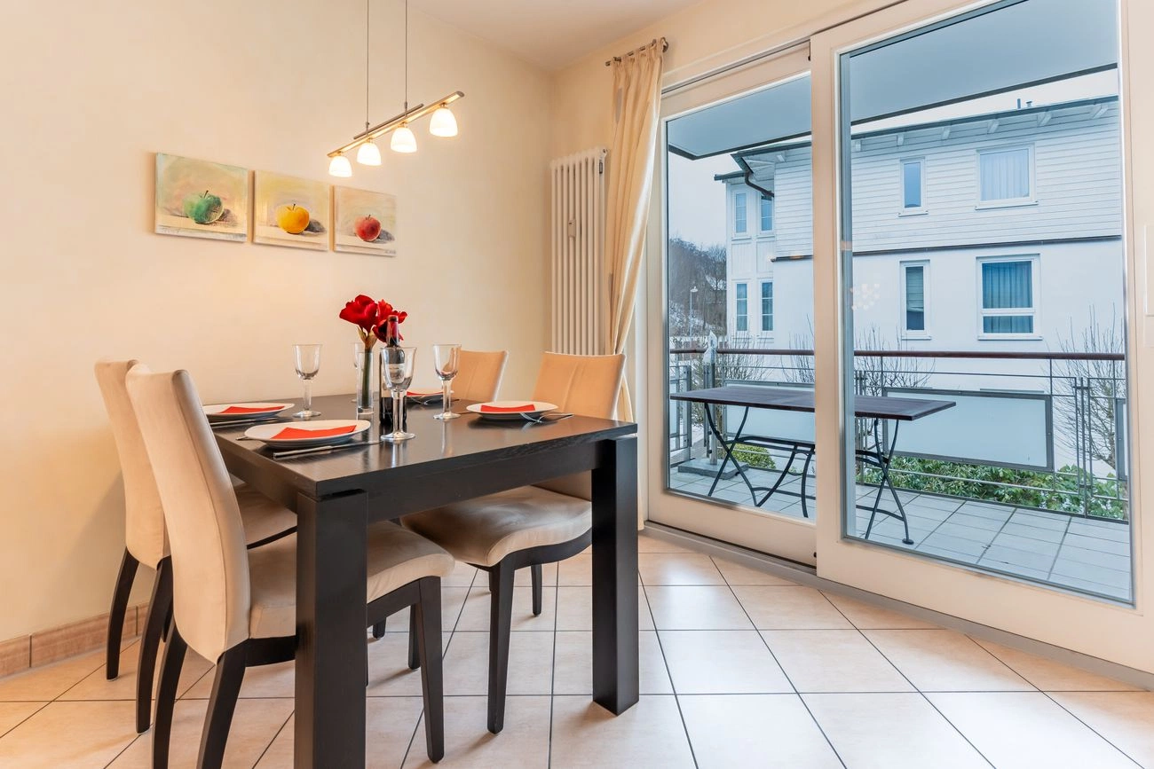 Ferienwohnung 8 Residenz am Kurpark 7 Essbereich Fewo 8 Residenz am Kurpark